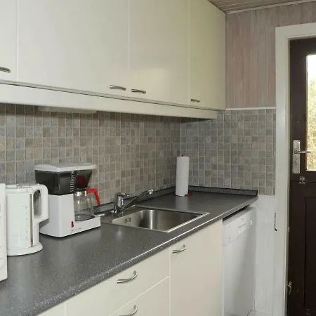 Three-bedroom Holiday In 36 * בלבאנד