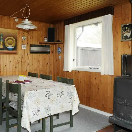 Three-bedroom Holiday In 36 בלבאנד